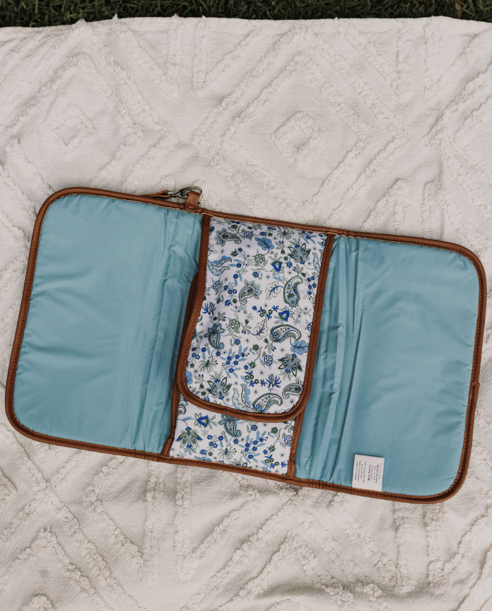 OIOI Change mats paisley blue and tan waterproof 